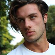 Laureando in Psicologia, diplomato al liceo scientifico, offro ripetizioni in svariate materie e aiuto compiti